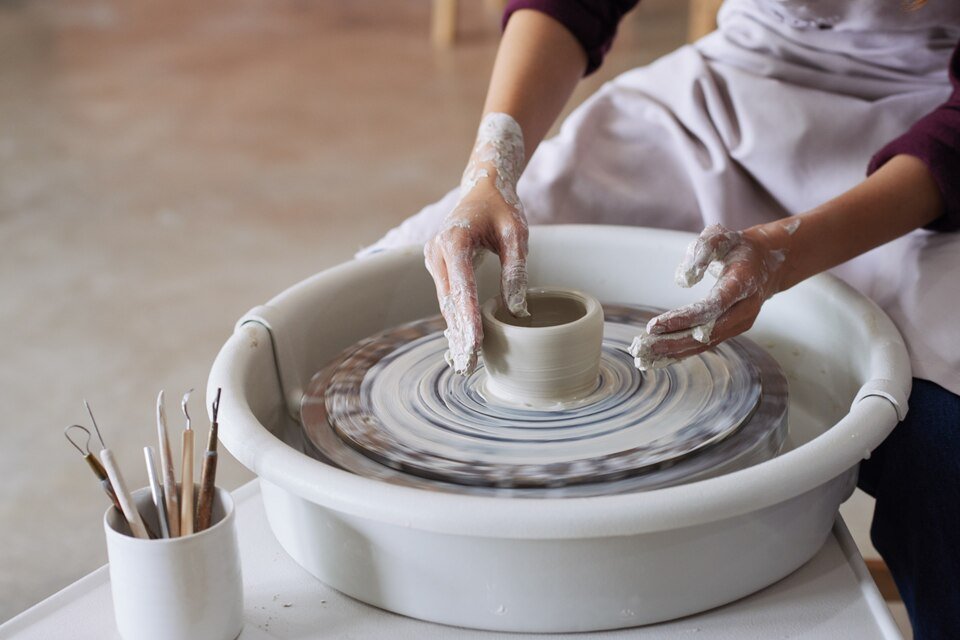 wheel pottery class in dubai