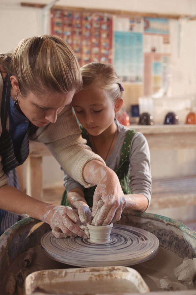 kids pottery classes