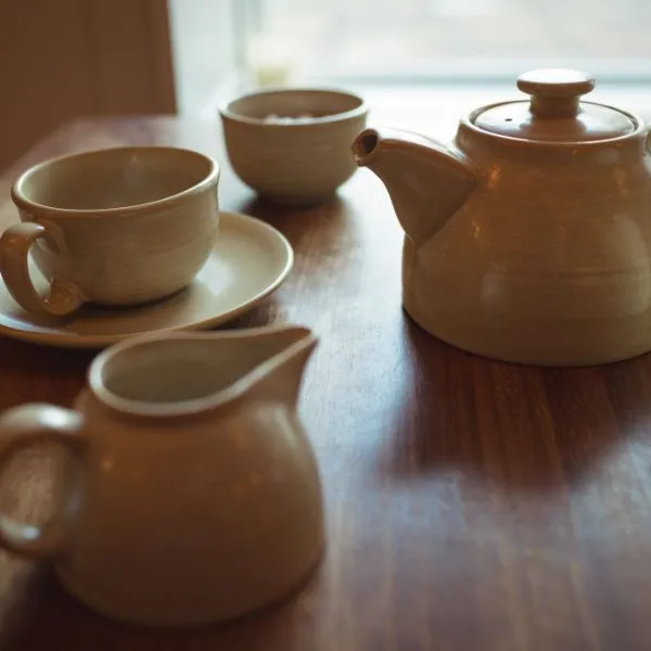 Create Crockery Item Designs For Modern Tables